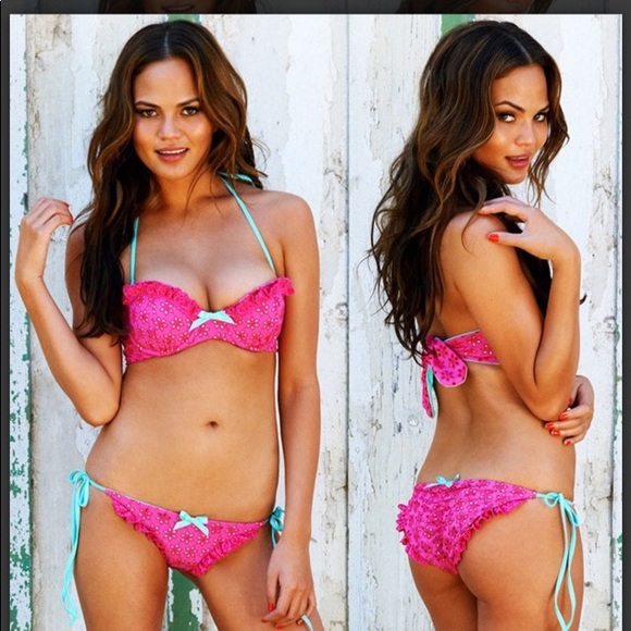 Coming Soon your favorite Beach Bunnies XL & Lsets - Picture 7 of 16